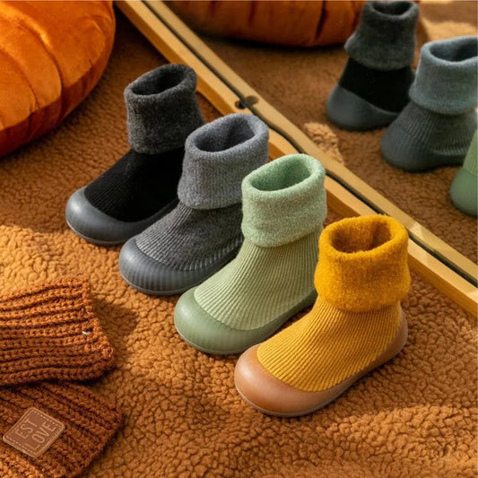 Rutschfeste Sockenschuhe für Kleinkinder – Sicherer Halt und Komfort