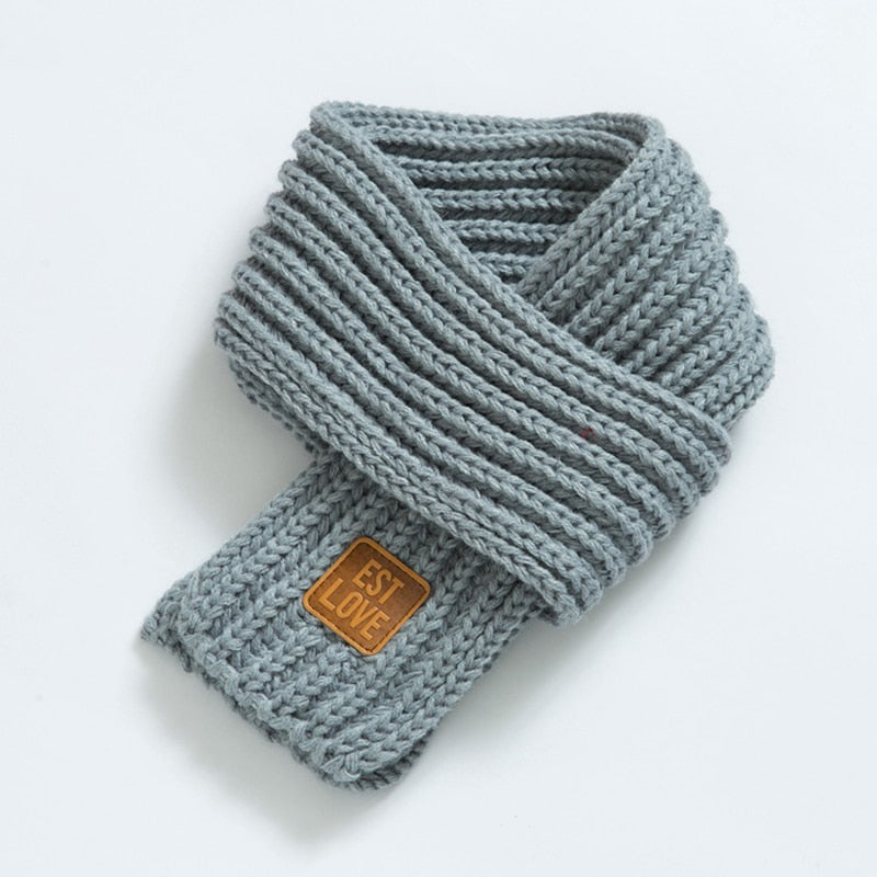 Warmer Kinder Schal aus Strick