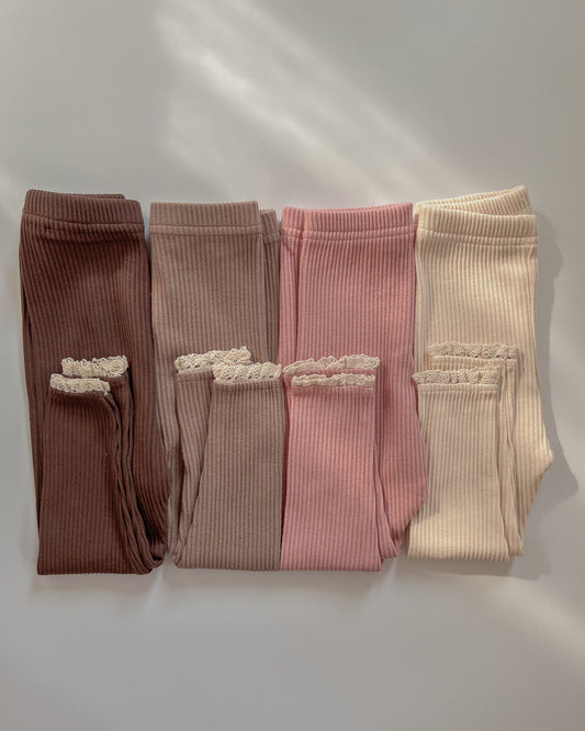 Rippstrick Baby-Leggings mit Spitzenrand für Mädchen – Bequem und Stylish