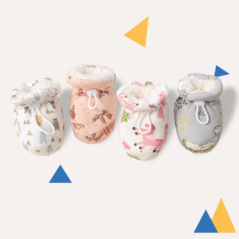 Niedliche Baby-Stiefelchen mit süßen Tiermotiven