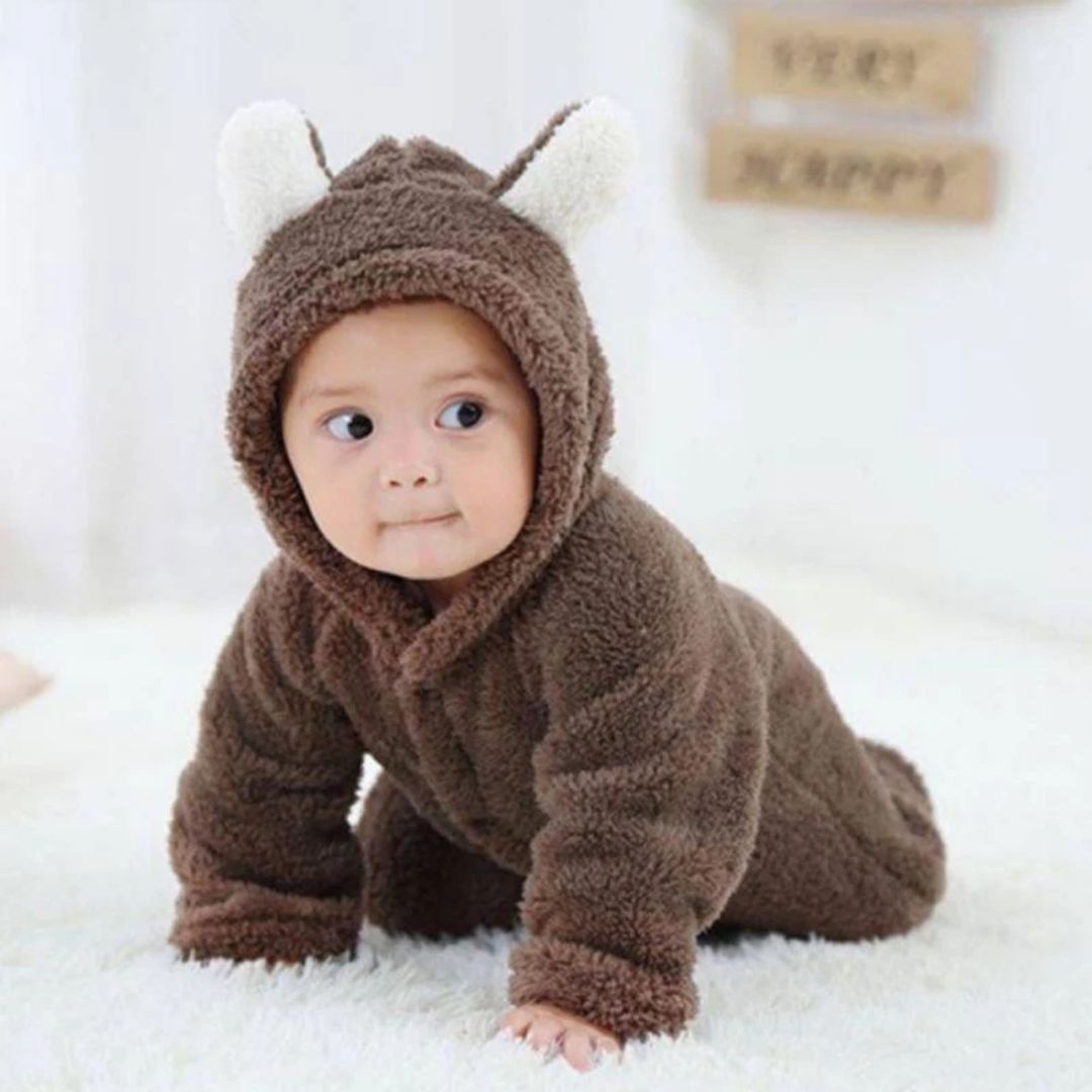 Süßer Babystrampler im Bärendesign