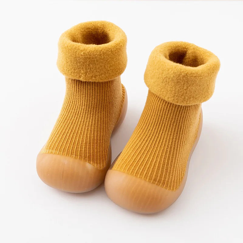 Rutschfeste Sockenschuhe für Kleinkinder – Sicherer Halt und Komfort
