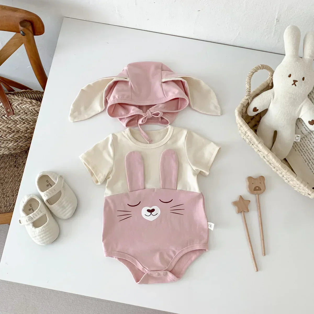Niedliches Baby-Hasen-Set mit Ohren – Langärmliger Strampler für süße Träume