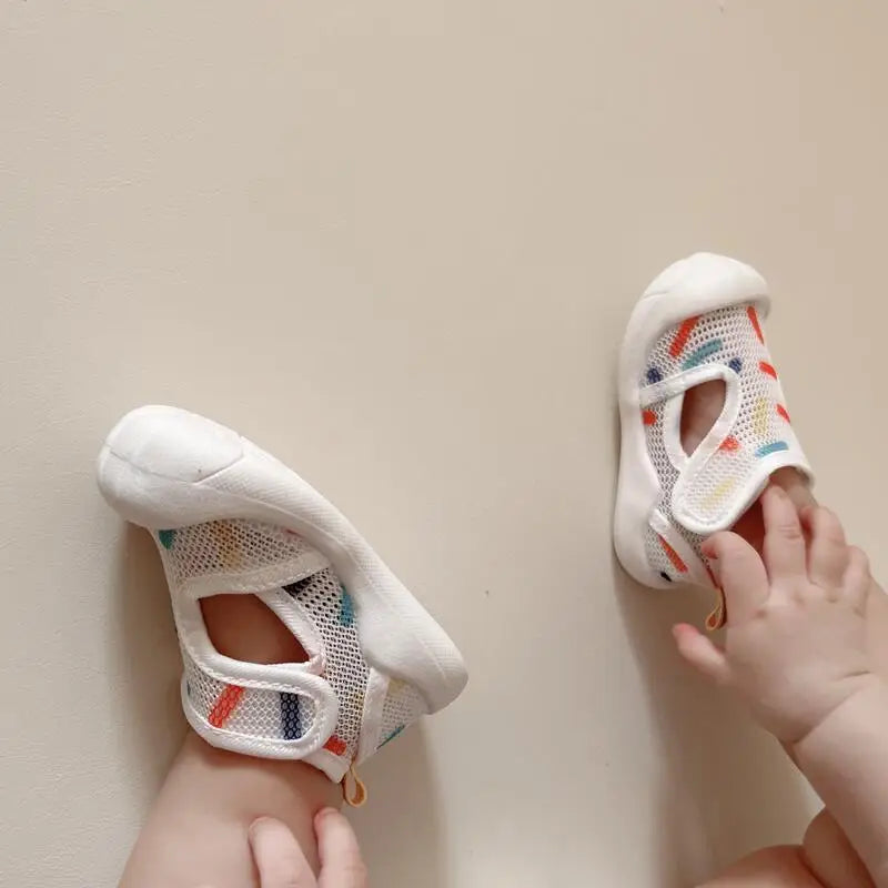 Einfache Handhabung – Kinder-Sandalen für schnelles Anziehen