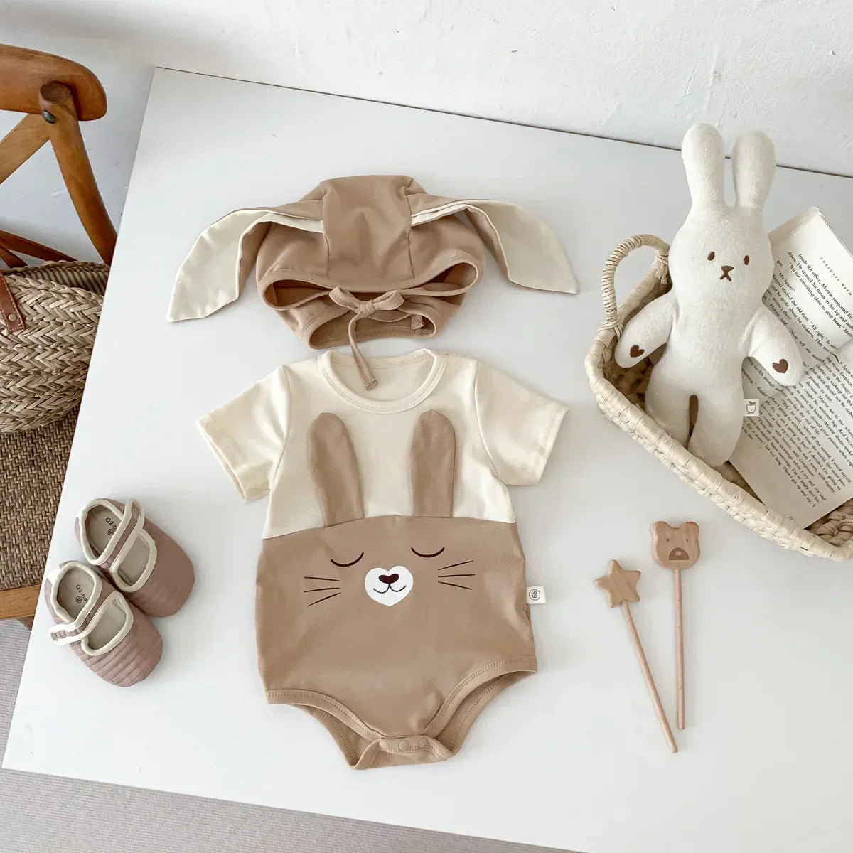 Niedliches Baby-Hasen-Set mit Ohren – Langärmliger Strampler für süße Träume