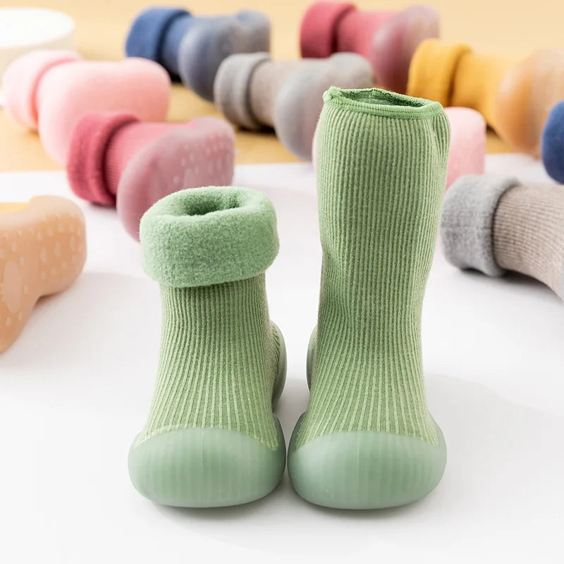 Rutschfeste Sockenschuhe für Kleinkinder – Sicherer Halt und Komfort