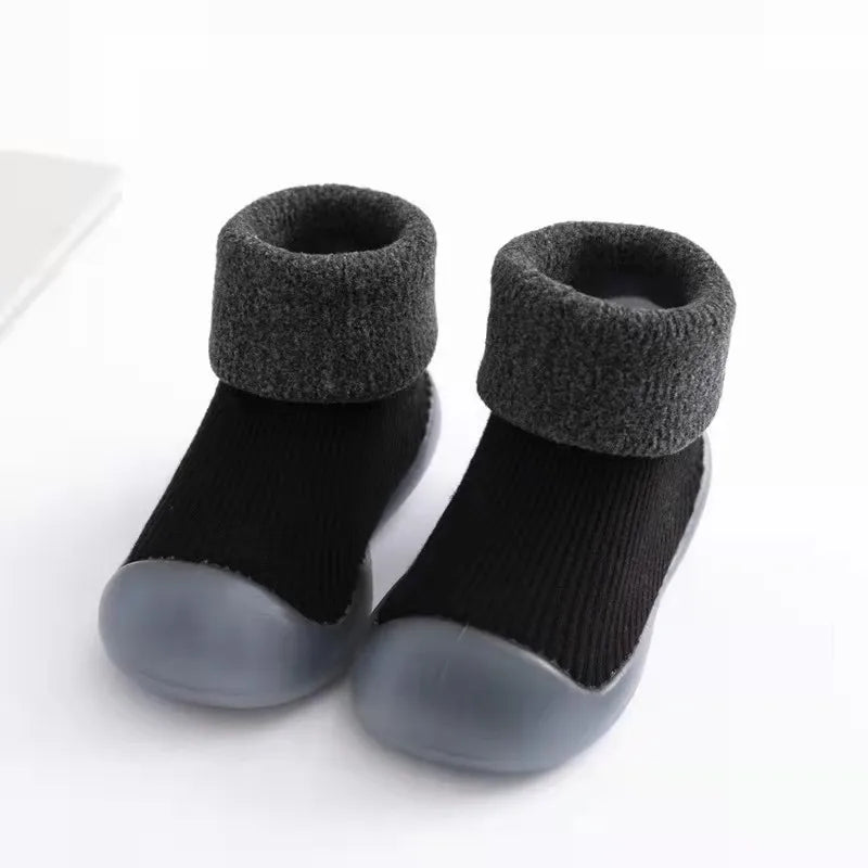 Rutschfeste Sockenschuhe für Kleinkinder – Sicherer Halt und Komfort
