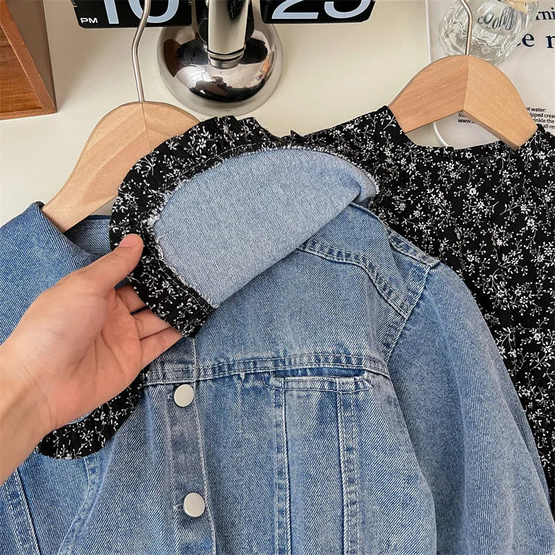Mädchen Denim Jacke mit Blumenkleid – Charmantes Set für Kinder mit Rüschenkragen