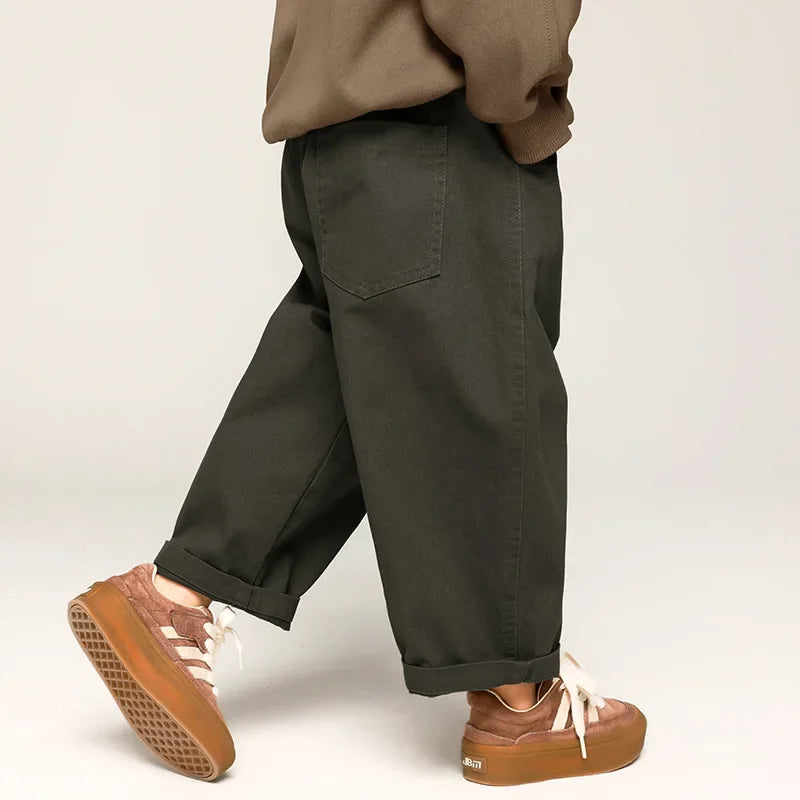 Modische Kinderhose – Bequeme weite Hose im Trend-Design