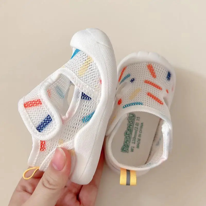 Einfache Handhabung – Kinder-Sandalen für schnelles Anziehen