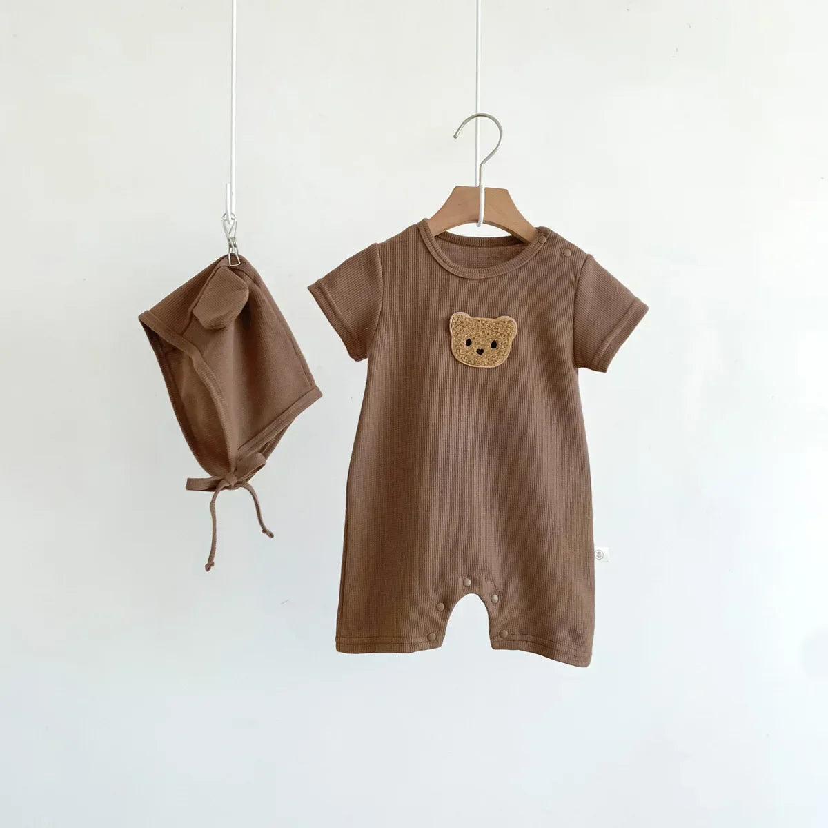 Niedlicher Baby-Jumpsuit – Kuscheliger Baumwollanzug mit süßem Bären-Design