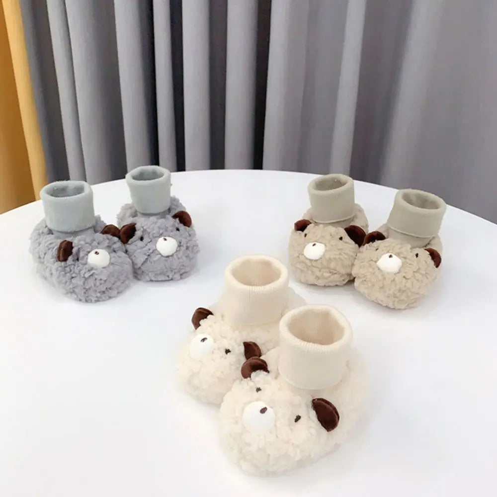 Niedliche Bären-Babyschuhe für warme Füßchen