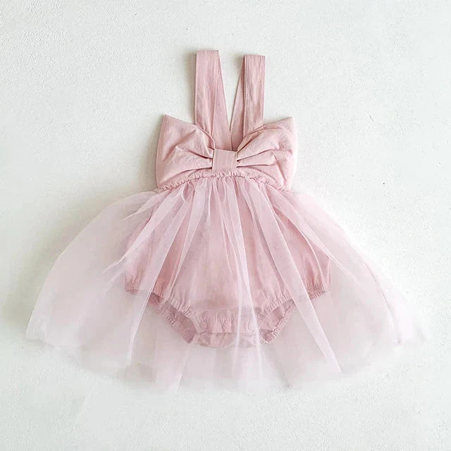 Niedliches Baby-Kleid mit Schleife – Tüllkleid für Mädchen in zartem Design