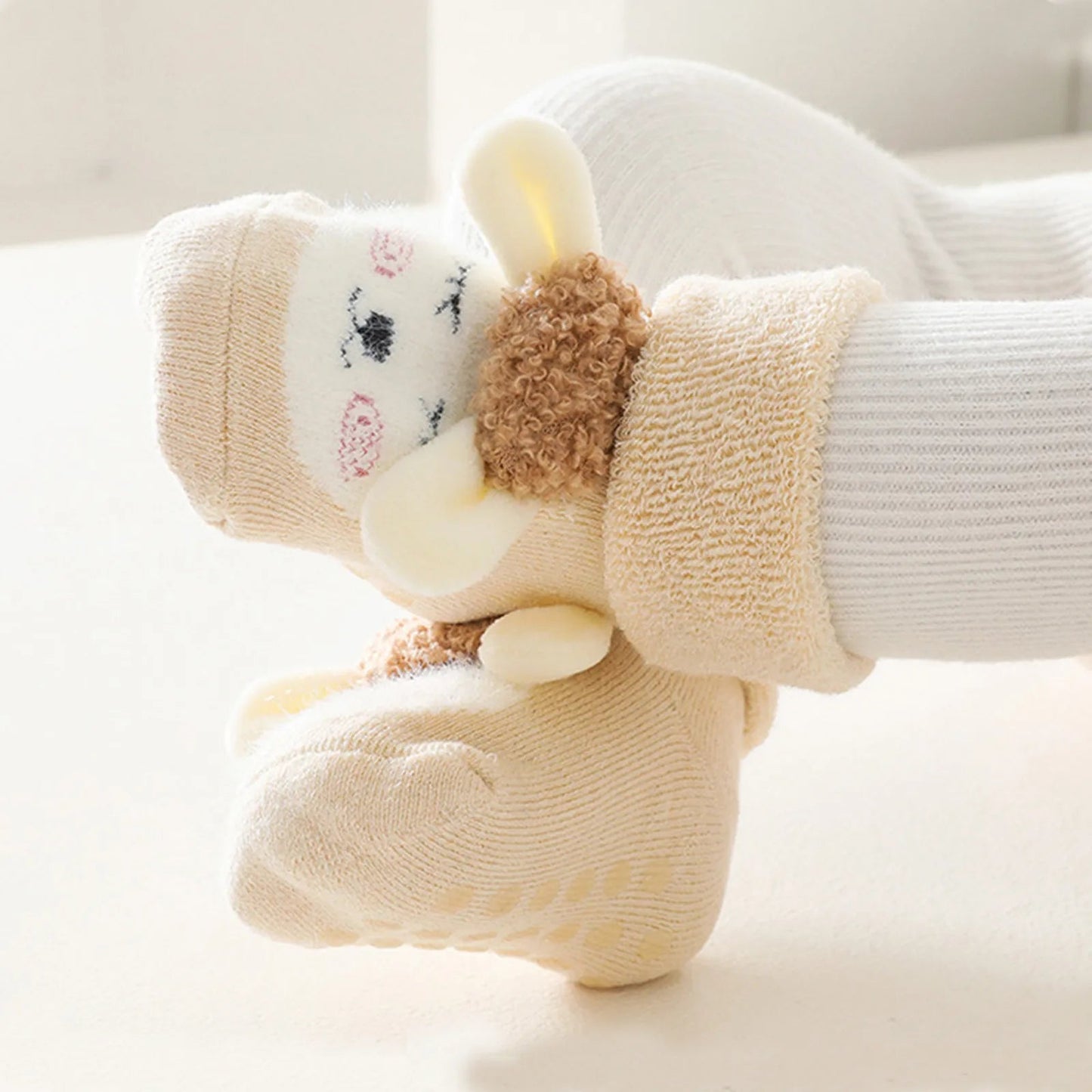 Kuschelige Baby-Socken für warme Füße und sicheren Halt