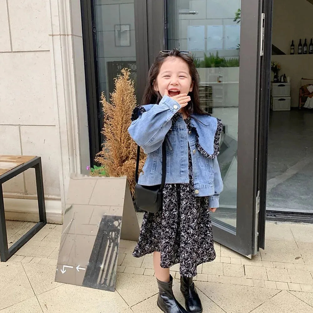 Mädchen Denim Jacke mit Blumenkleid – Charmantes Set für Kinder mit Rüschenkragen