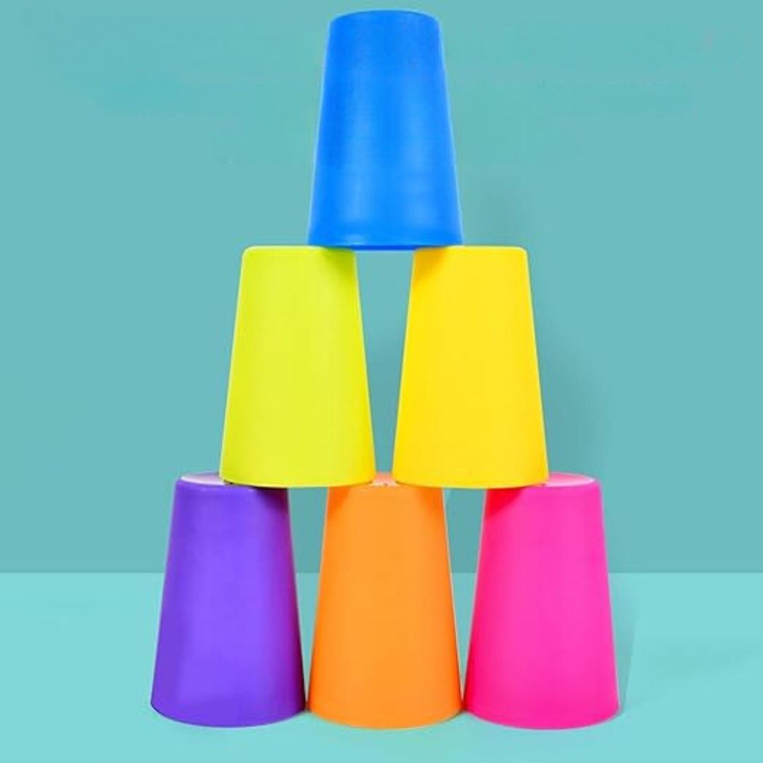 Montessori Stapelbecher Spiel für Kinder