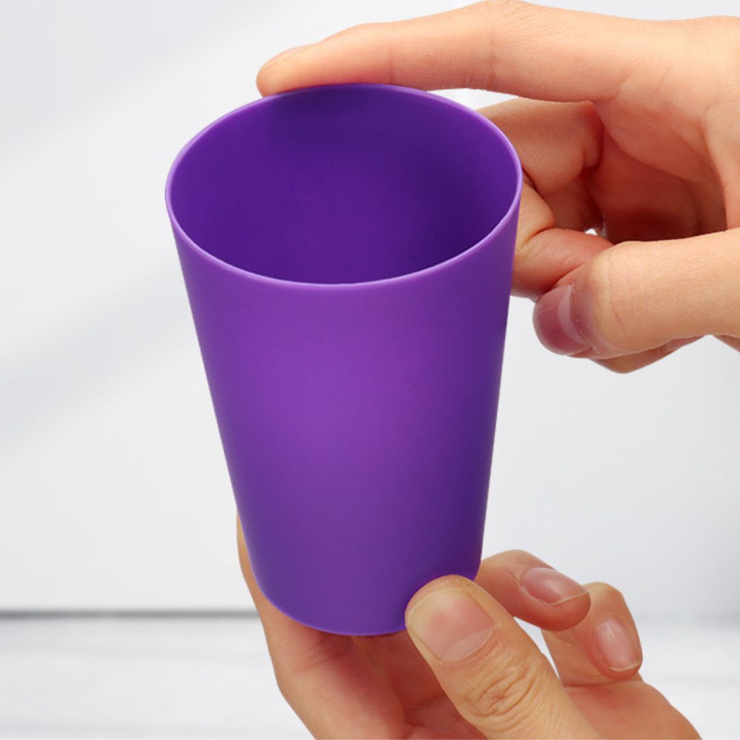 Montessori Stapelbecher Spiel für Kinder