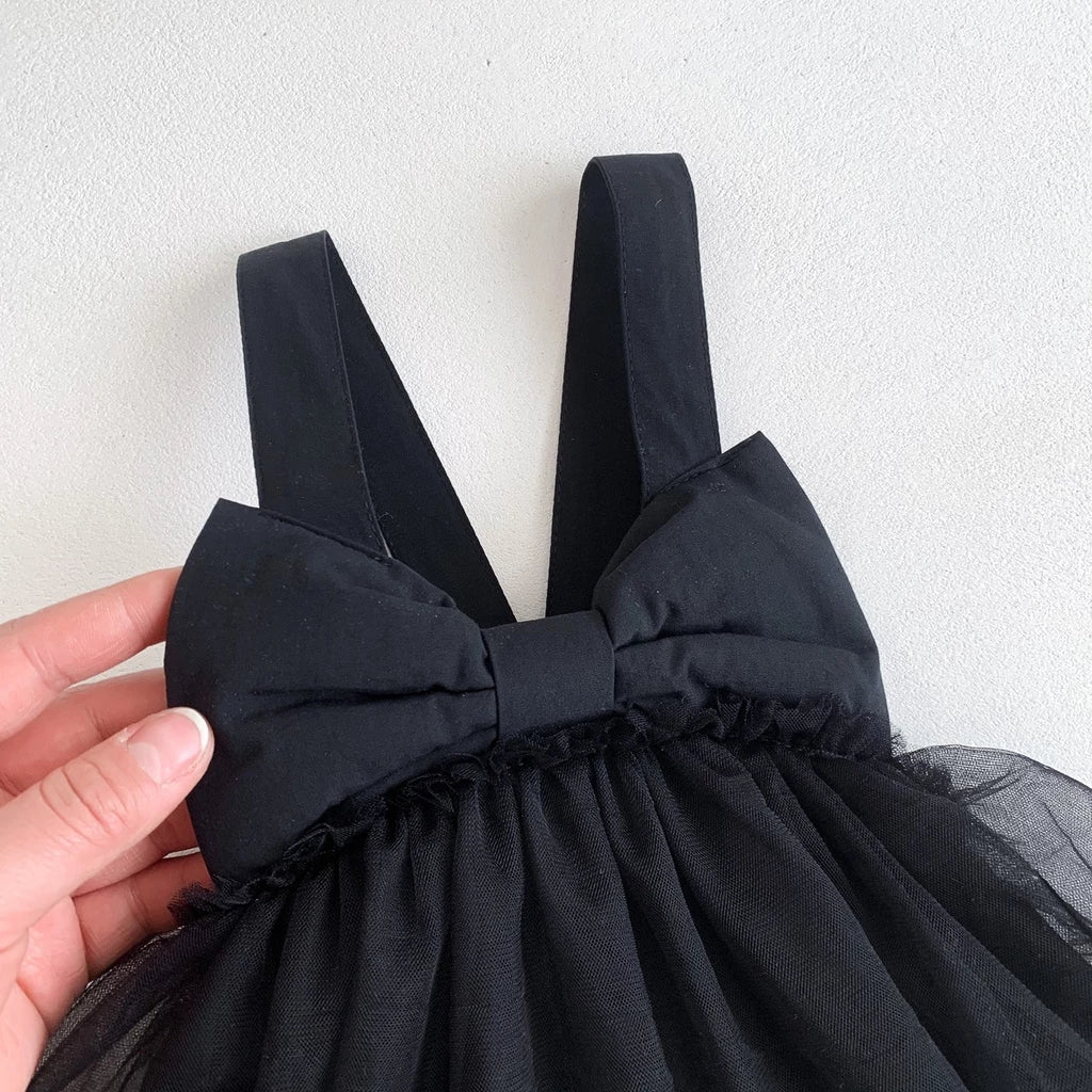 Niedliches Baby-Kleid mit Schleife – Tüllkleid für Mädchen in zartem Design