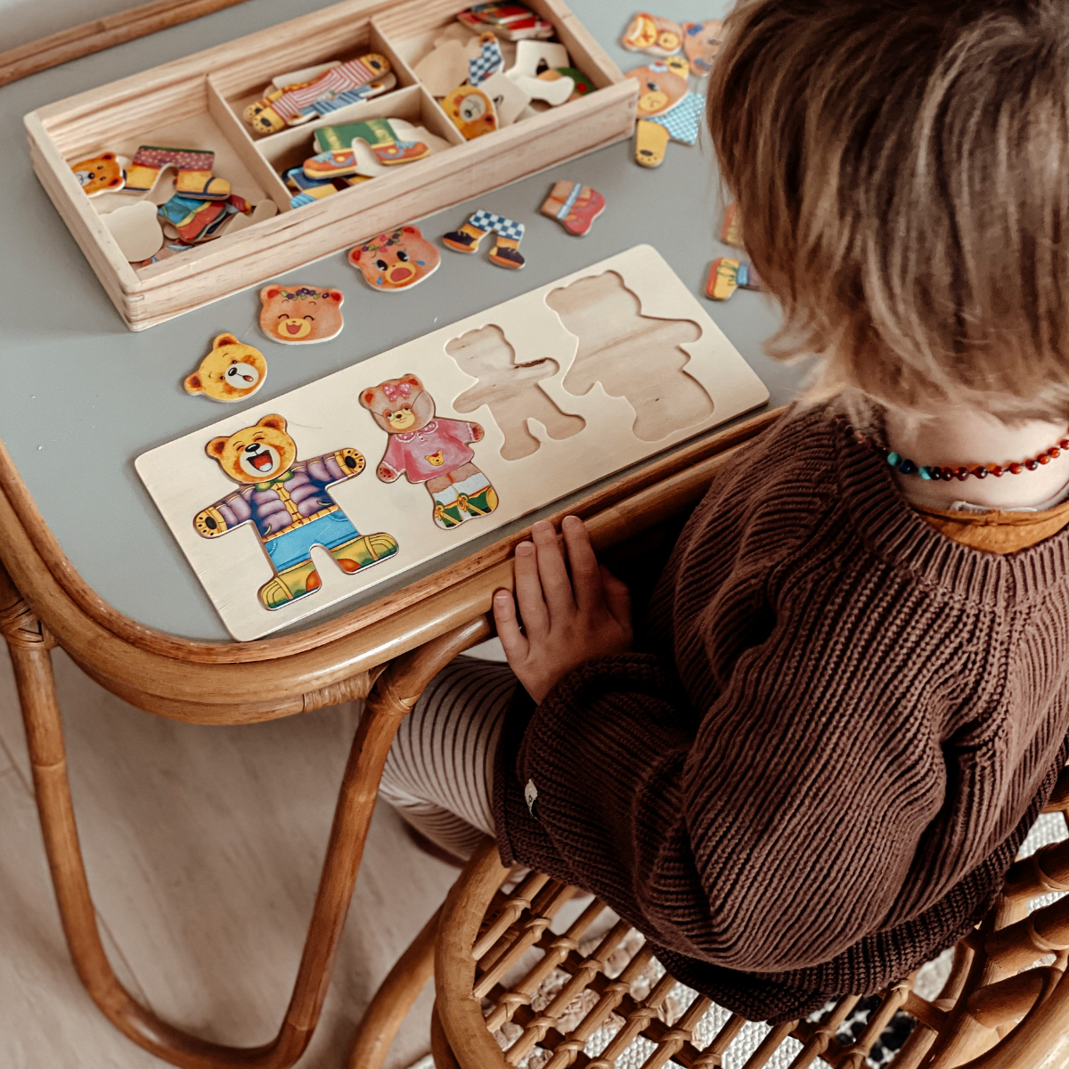 Klassisches Holz-Würfelspiel für die ganze Familie