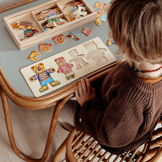 Klassisches Holz-Würfelspiel für die ganze Familie