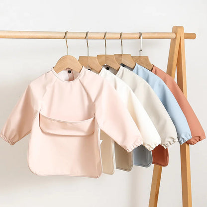 Vollschutz Lätzchen für Babys – Ideal für saubere Mahlzeiten und Pflege