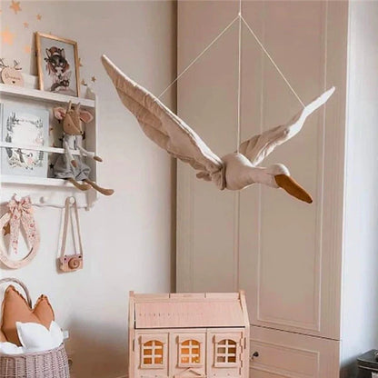 Magische Kinderzimmer-Dekoration – Schwan-Hängedeko für eine verträumte Atmosphäre