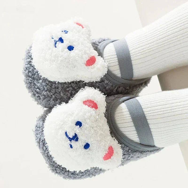 Kuschelig & Bequem – Flauschige Hausschuhe für Kinder mit Rutschfester Sohle