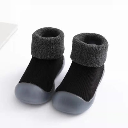 Rutschfeste Sockenschuhe für Kleinkinder – Sicherer Halt und Komfort