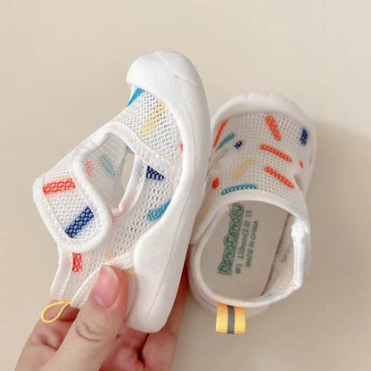 Einfache Handhabung – Kinder-Sandalen für schnelles Anziehen