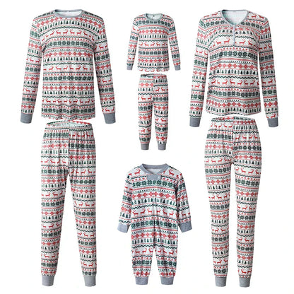 Weihnachtlicher Familienspaß – Festliche Pyjamas für unvergessliche Feiertage